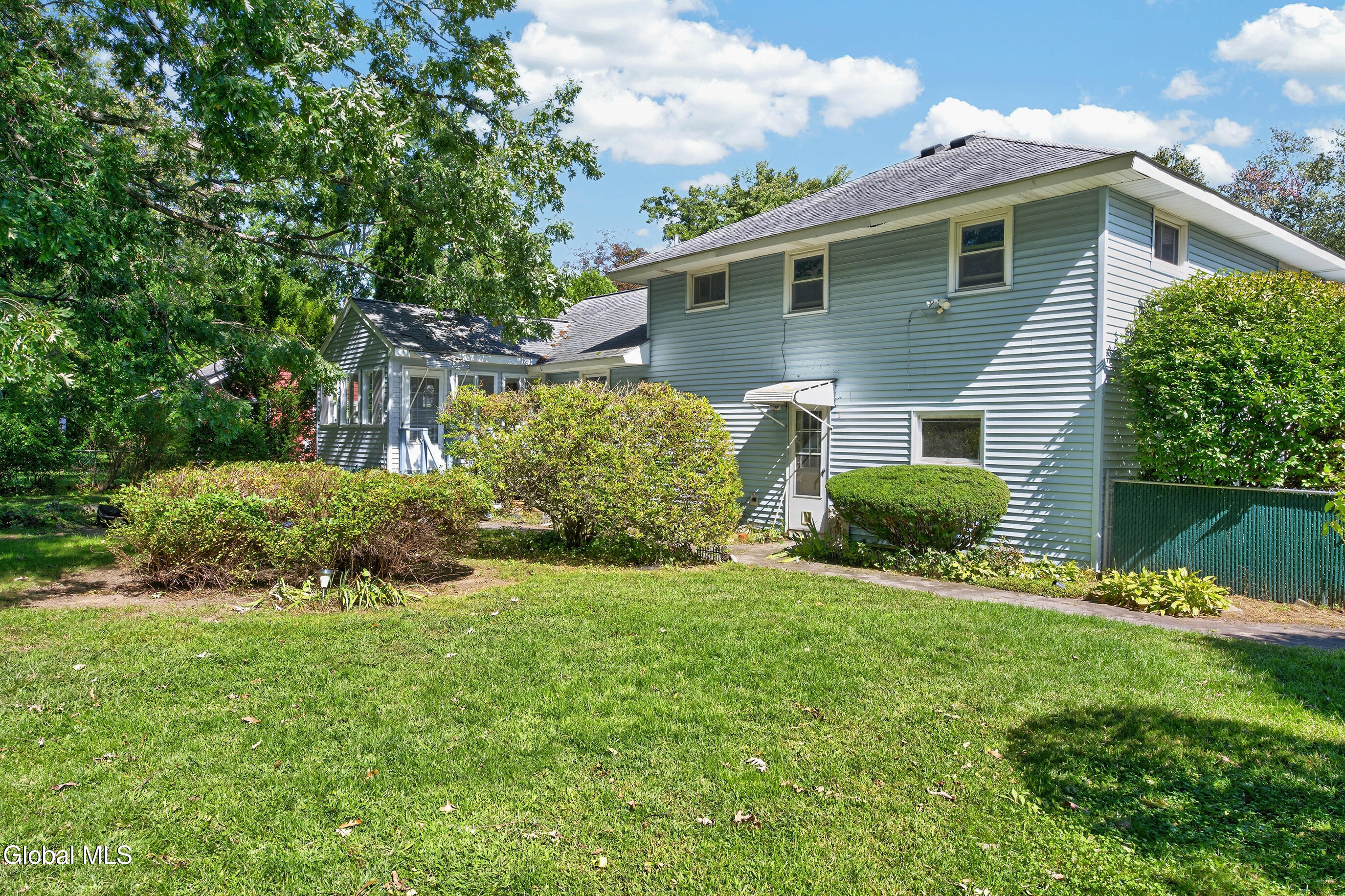 618 Via Ponderosa Schenectady NY 12303