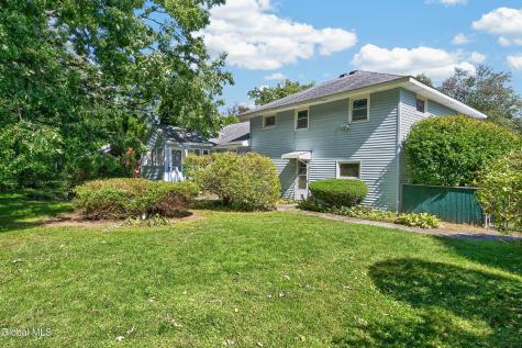 618 Via Ponderosa Schenectady NY 12303