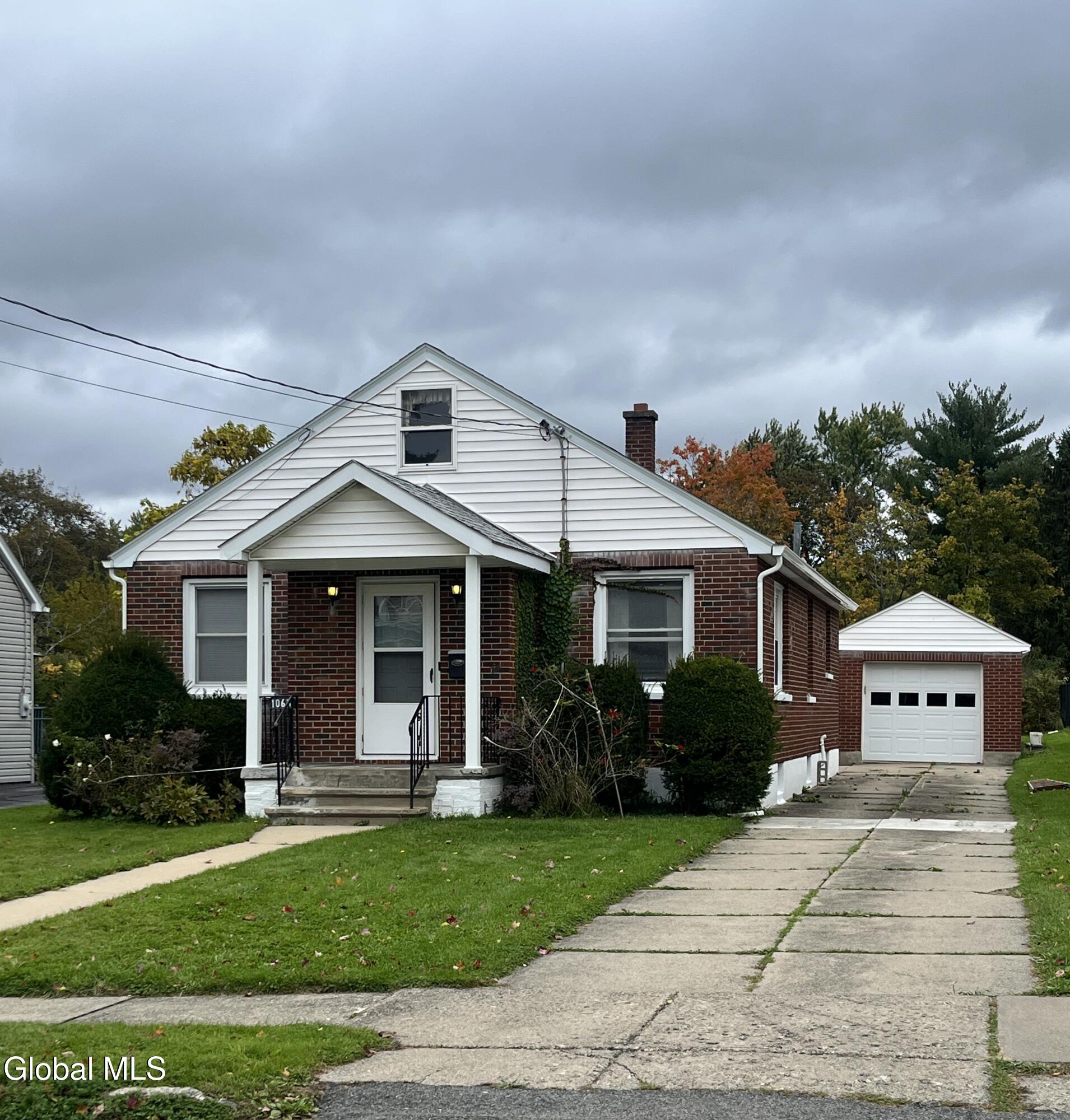1063 Raymond Street Schenectady NY 12308