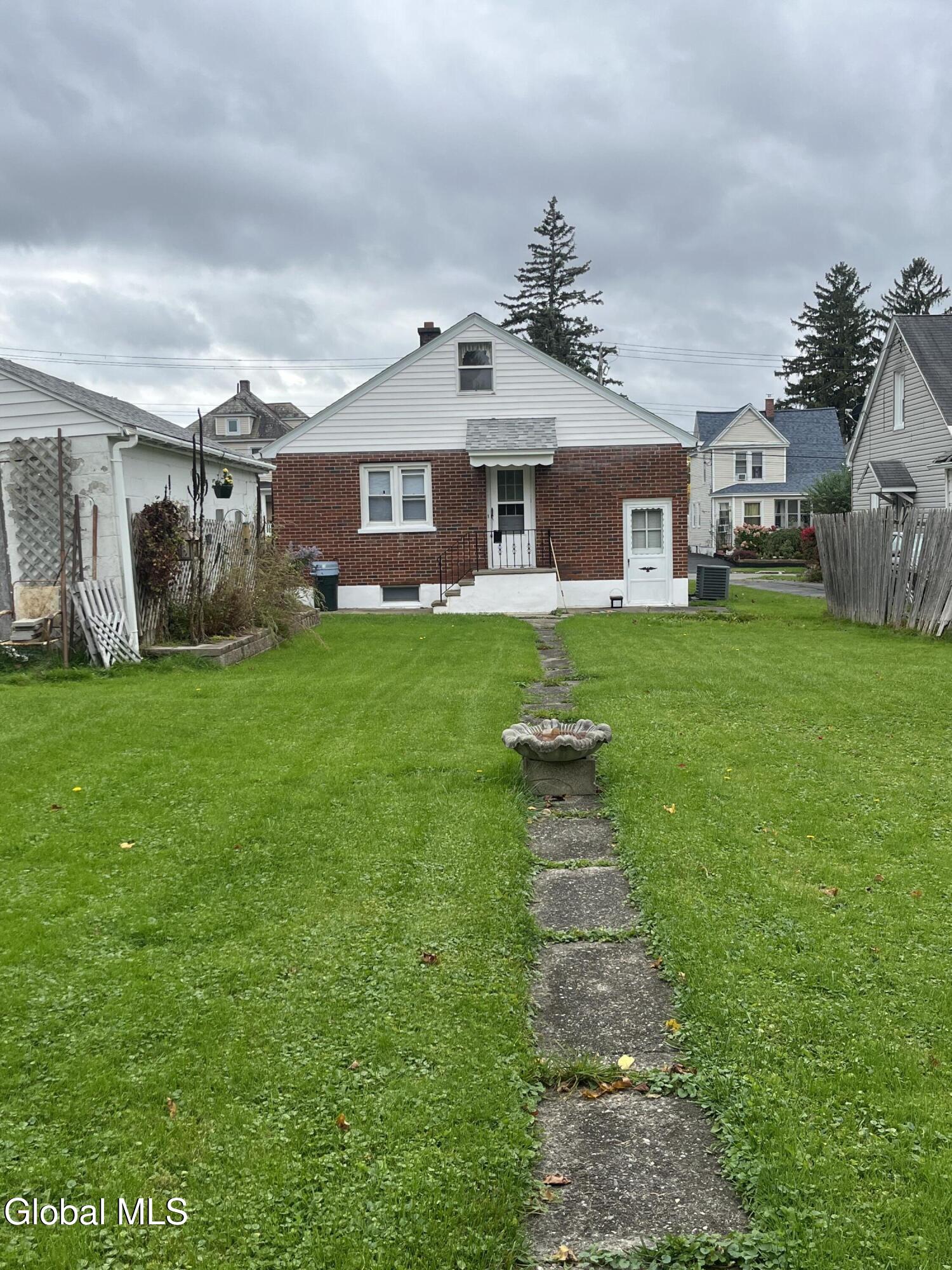 1063 Raymond Street Schenectady NY 12308