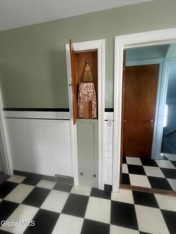 1063 Raymond Street Schenectady NY 12308
