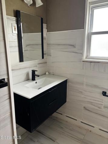 35 Conliss Avenue Cohoes NY 12047