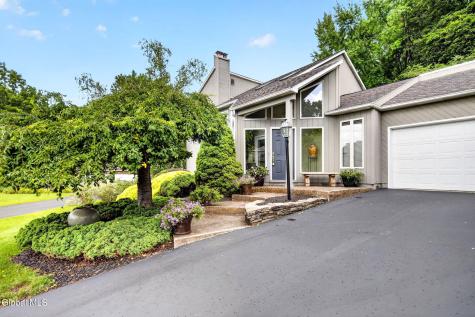 22 Olive Tree Lane Albany NY 12208