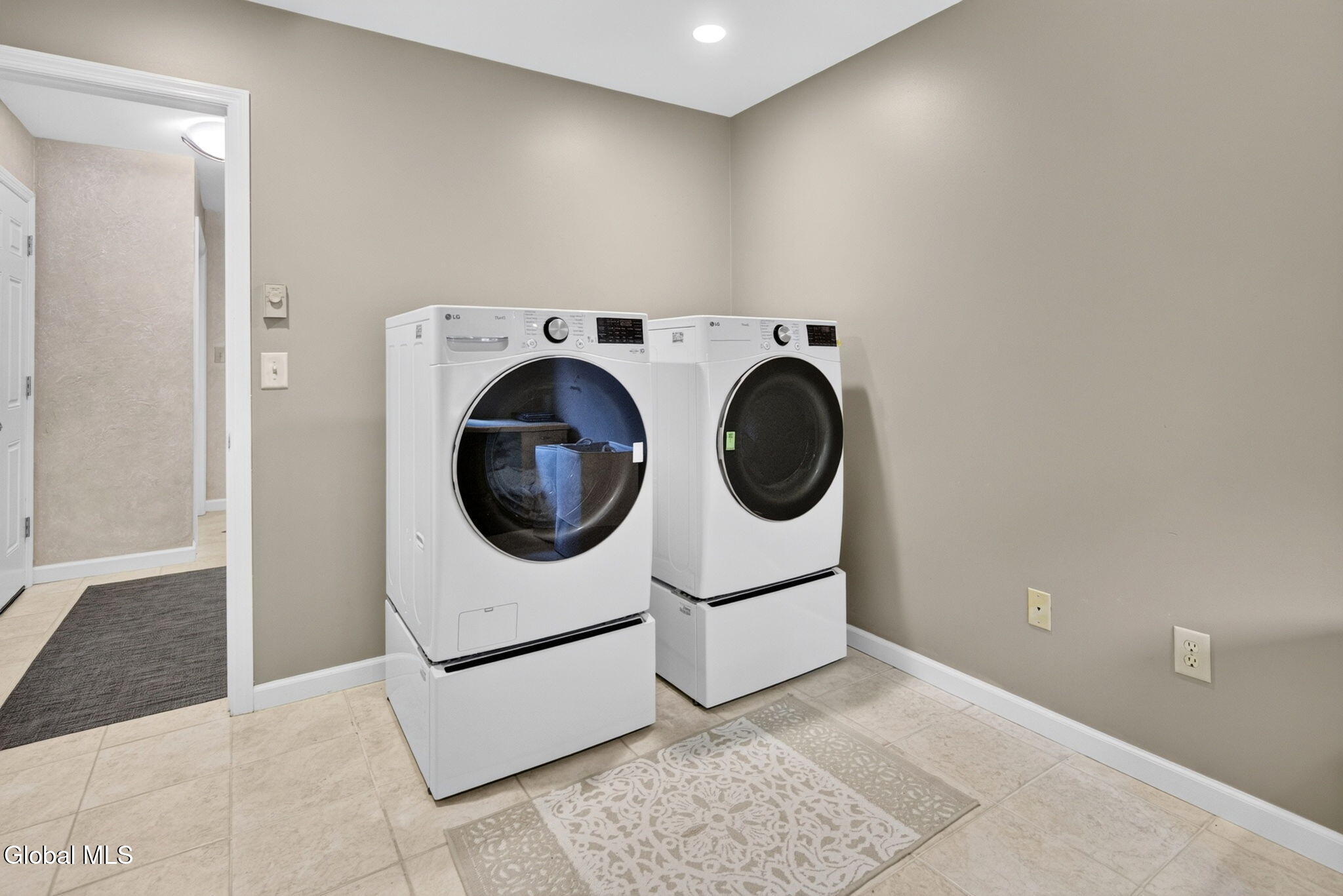 22 Olive Tree Lane Albany NY 12208