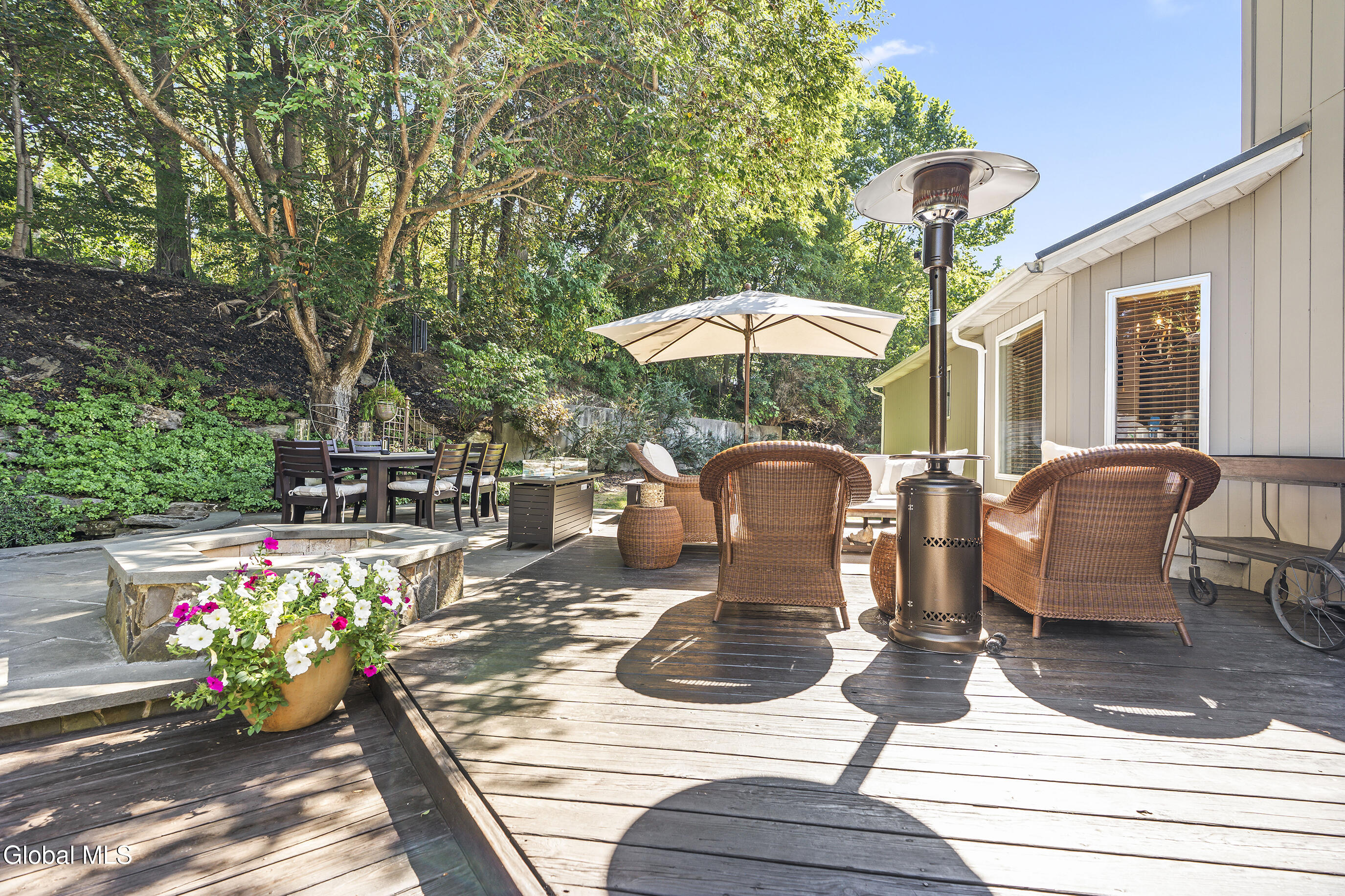 22 Olive Tree Lane Albany NY 12208