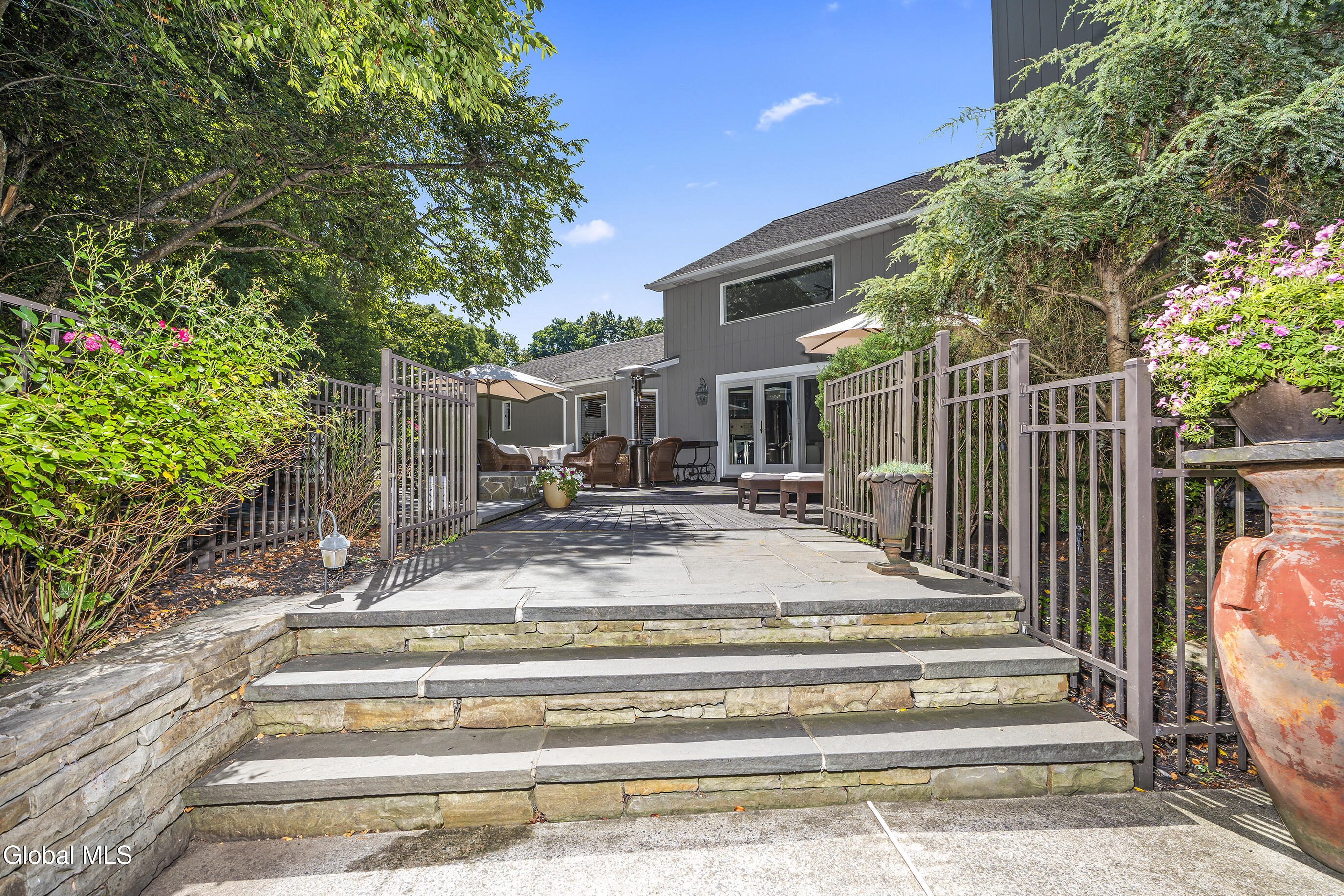 22 Olive Tree Lane Albany NY 12208