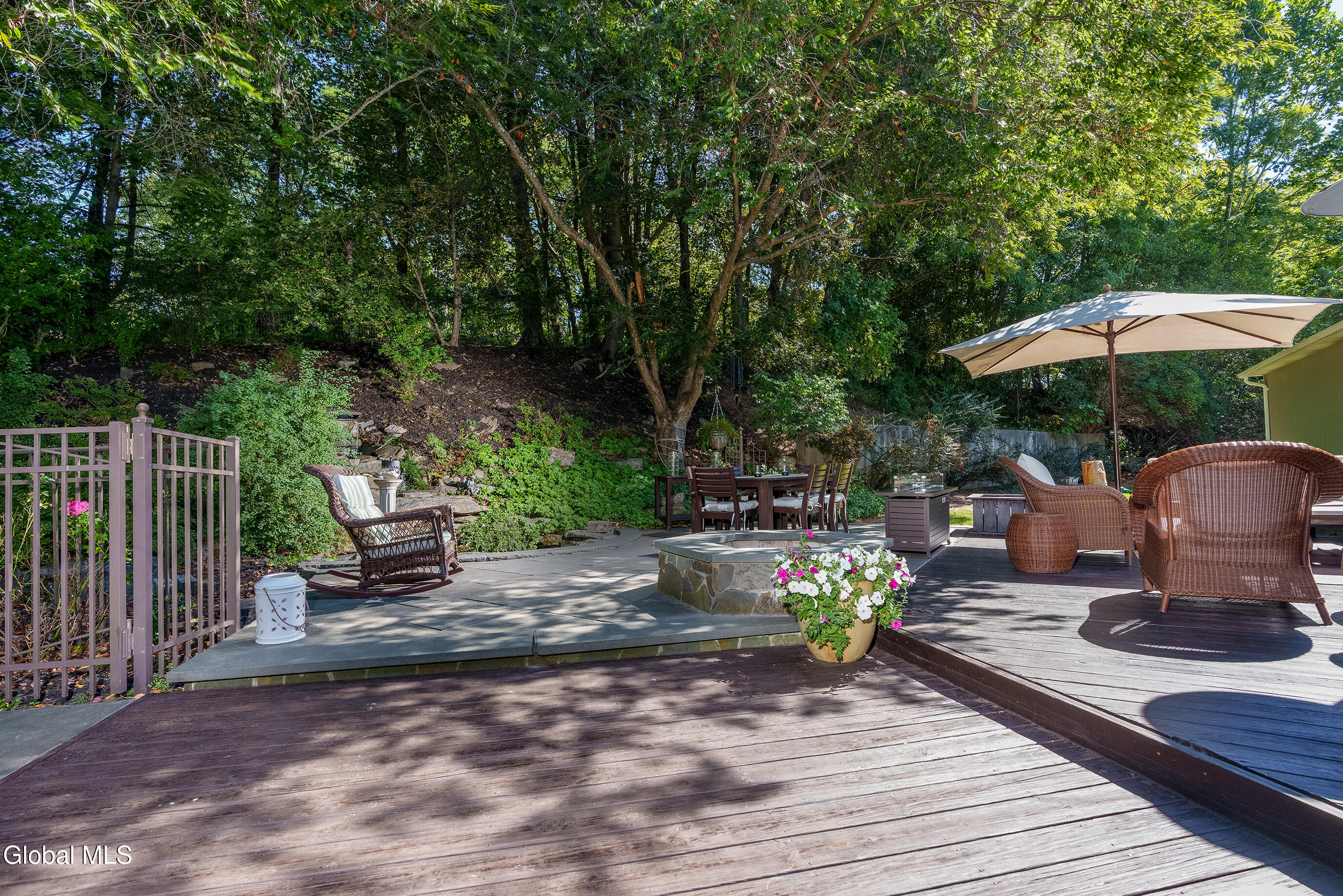 22 Olive Tree Lane Albany NY 12208