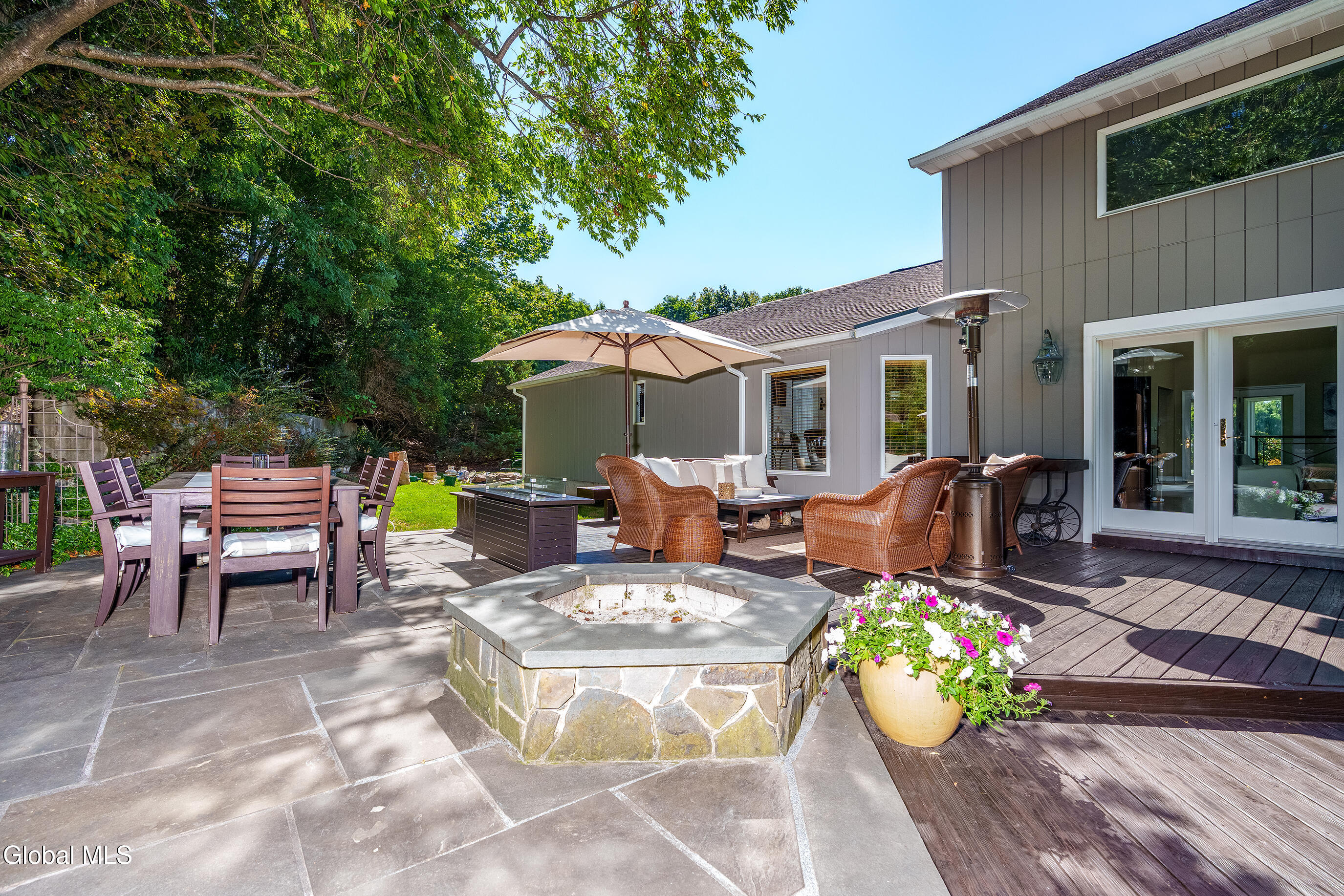 22 Olive Tree Lane Albany NY 12208