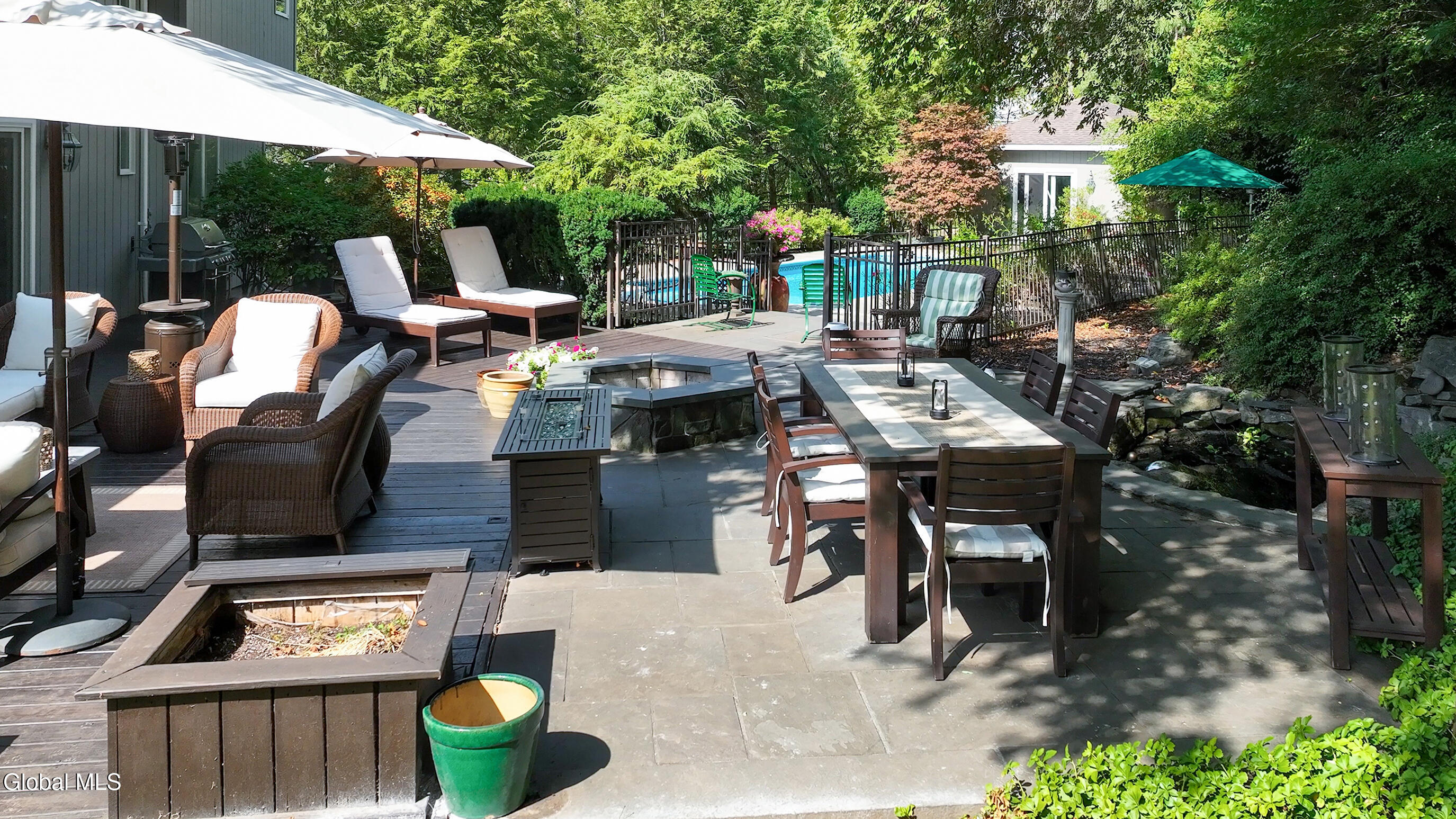 22 Olive Tree Lane Albany NY 12208