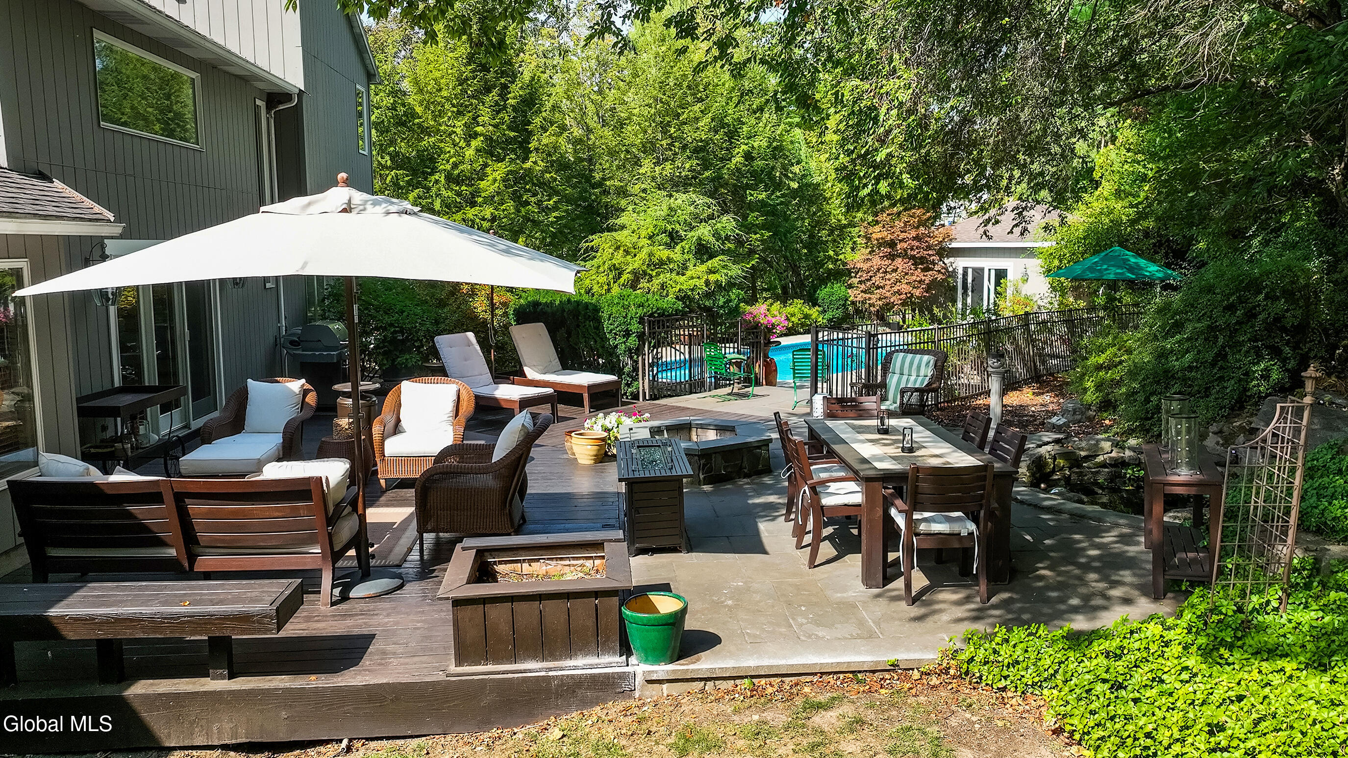 22 Olive Tree Lane Albany NY 12208