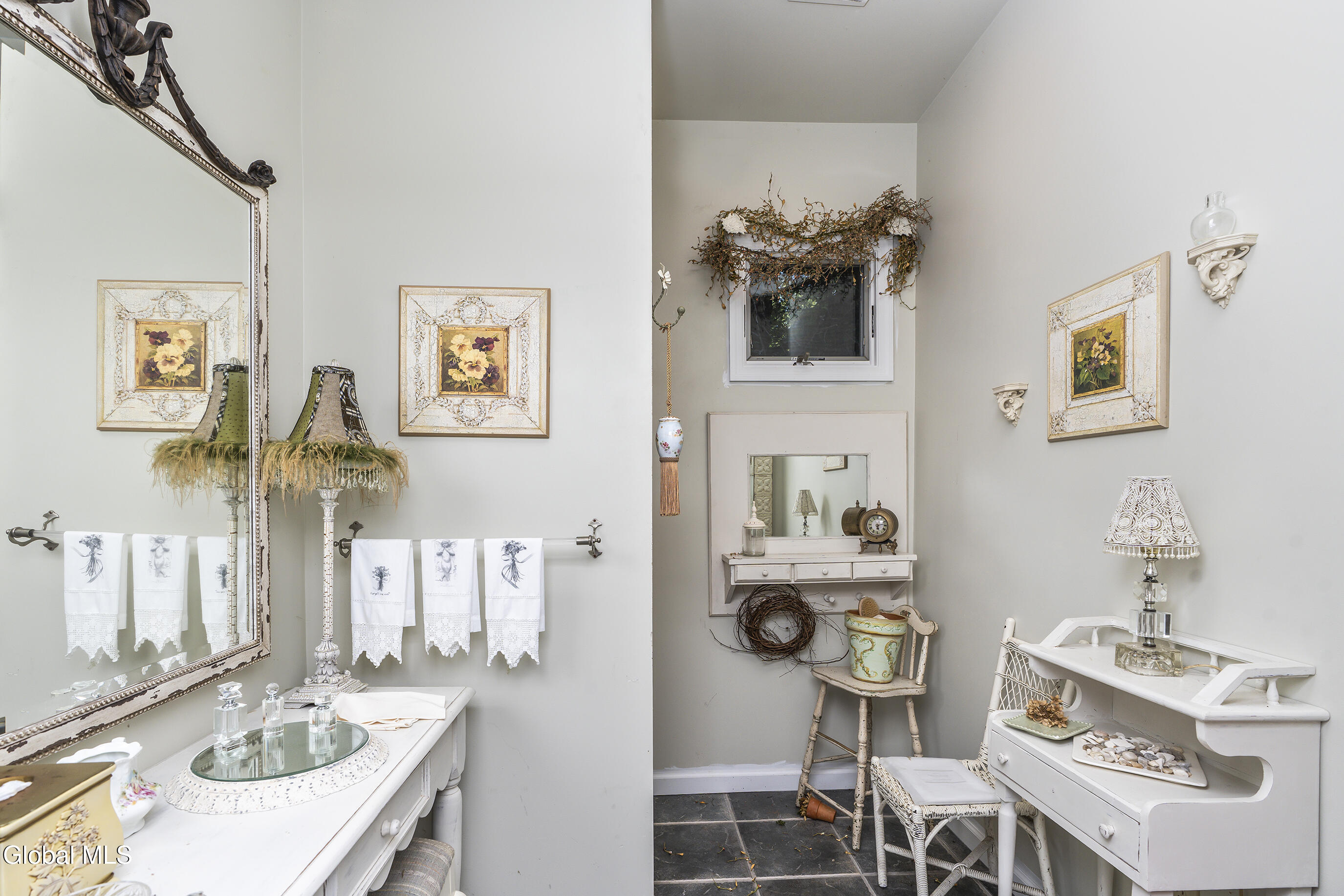 22 Olive Tree Lane Albany NY 12208