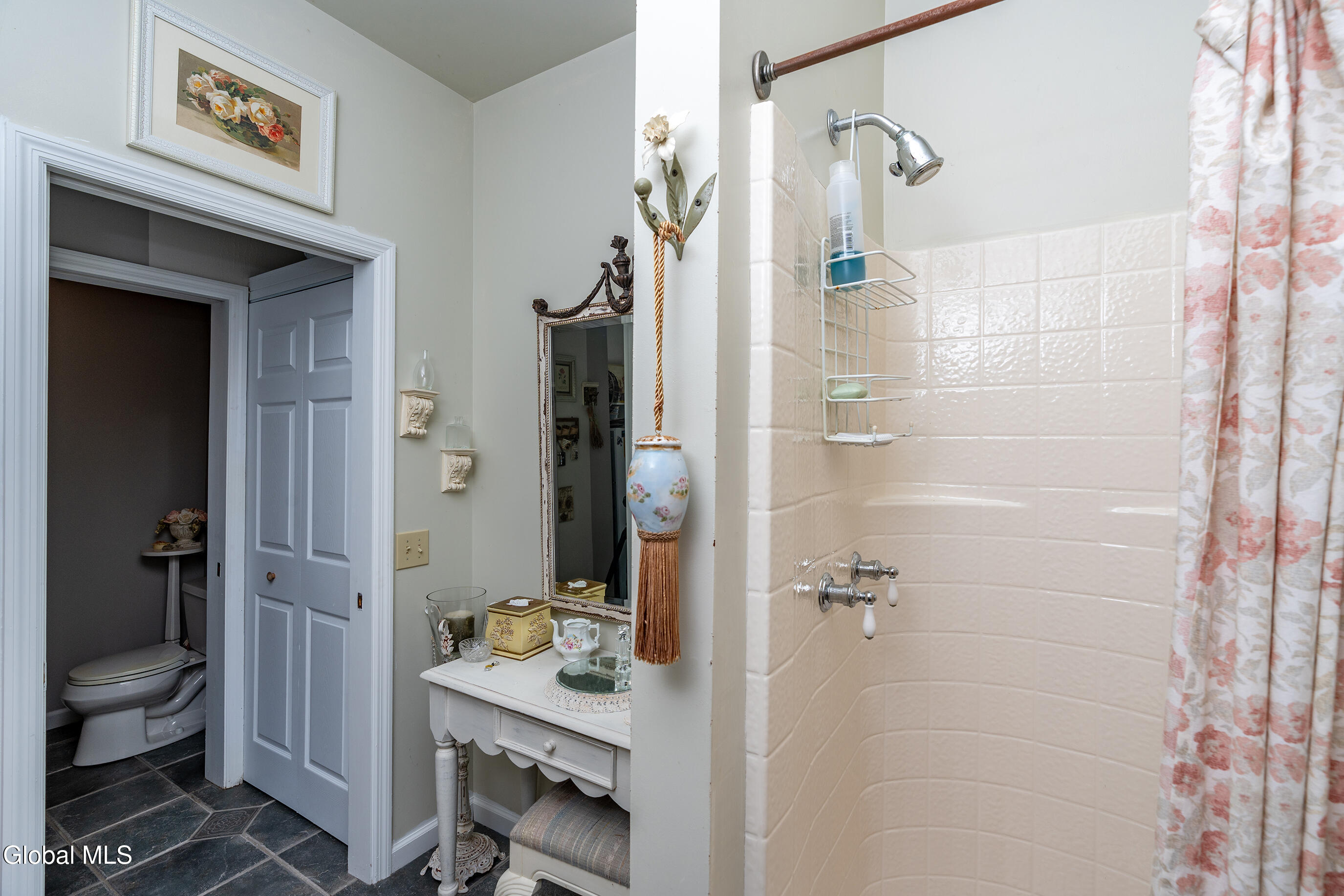 22 Olive Tree Lane Albany NY 12208