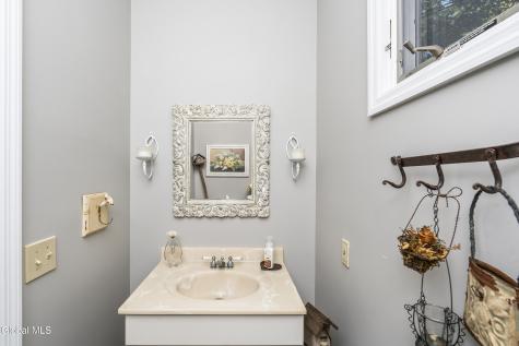 22 Olive Tree Lane Albany NY 12208