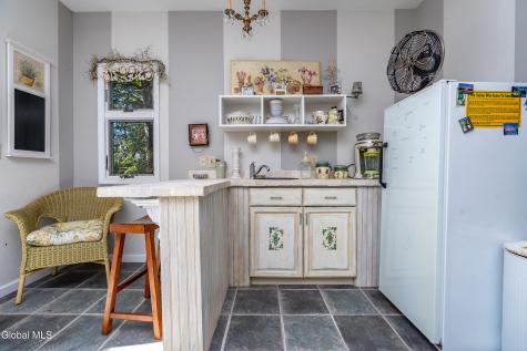 22 Olive Tree Lane Albany NY 12208