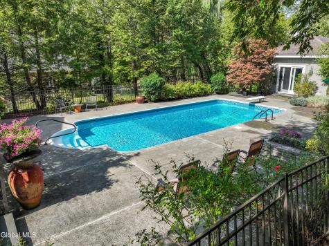22 Olive Tree Lane Albany NY 12208