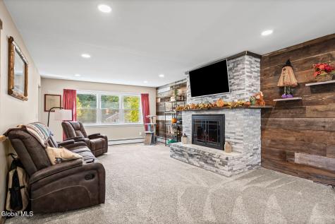25 Nottingham Drive Queensbury NY 12804