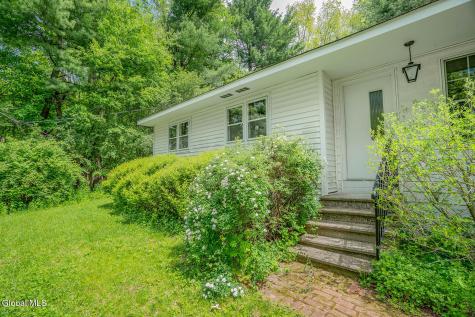 470 Hoag Road Valley Falls NY 12185