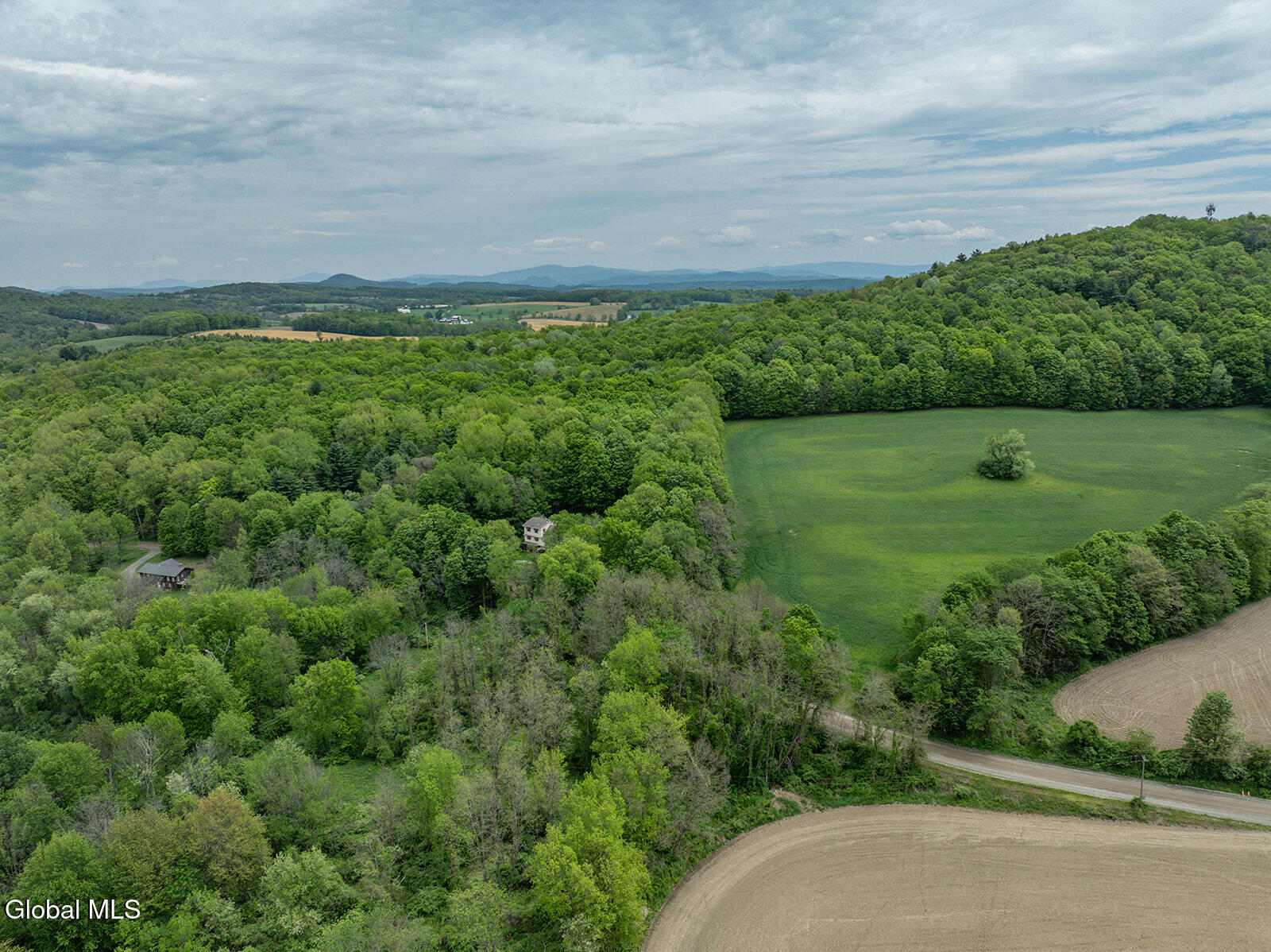 470 Hoag Road Valley Falls NY 12185