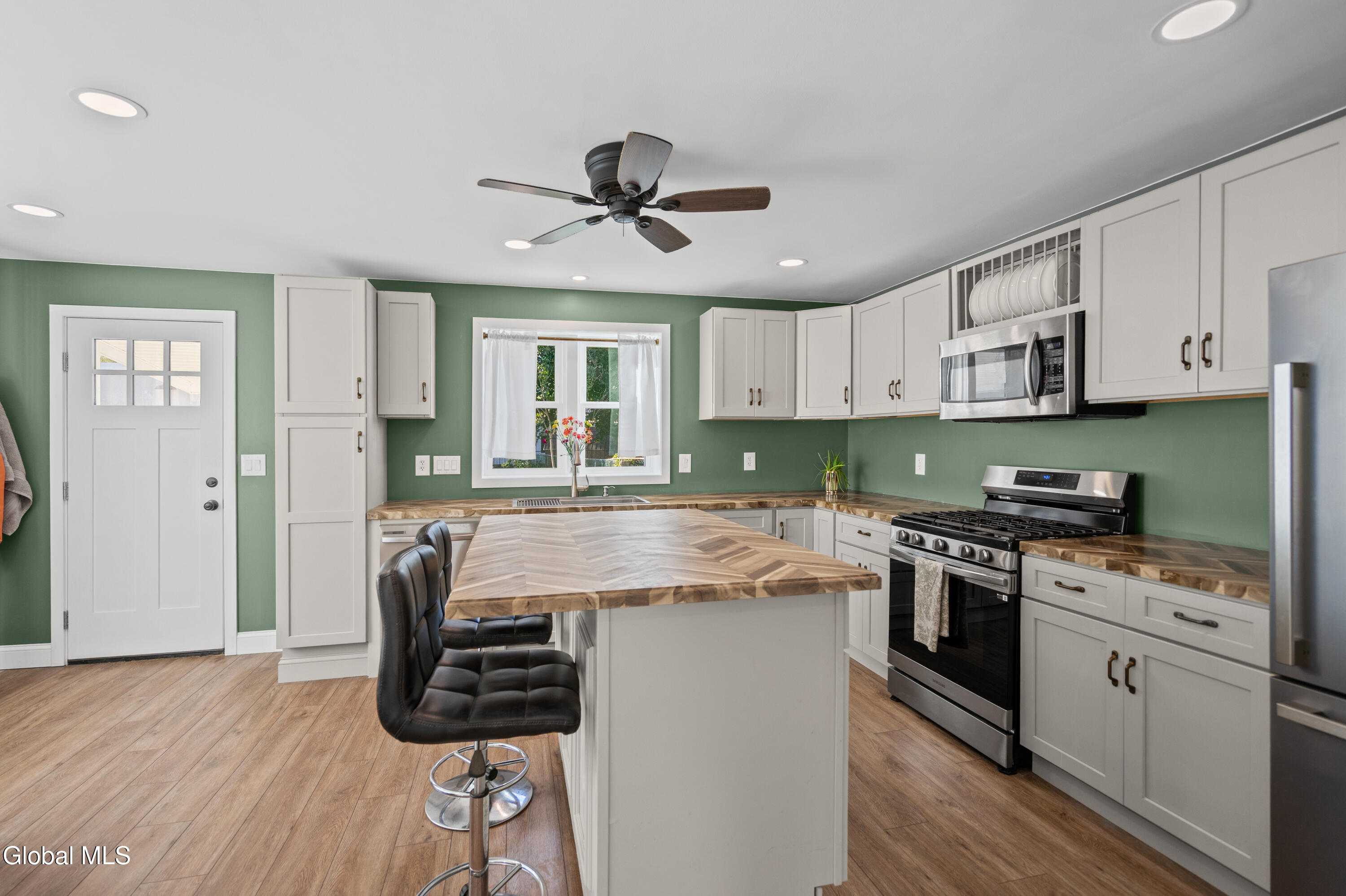 18 7th Street Waterford NY 12188