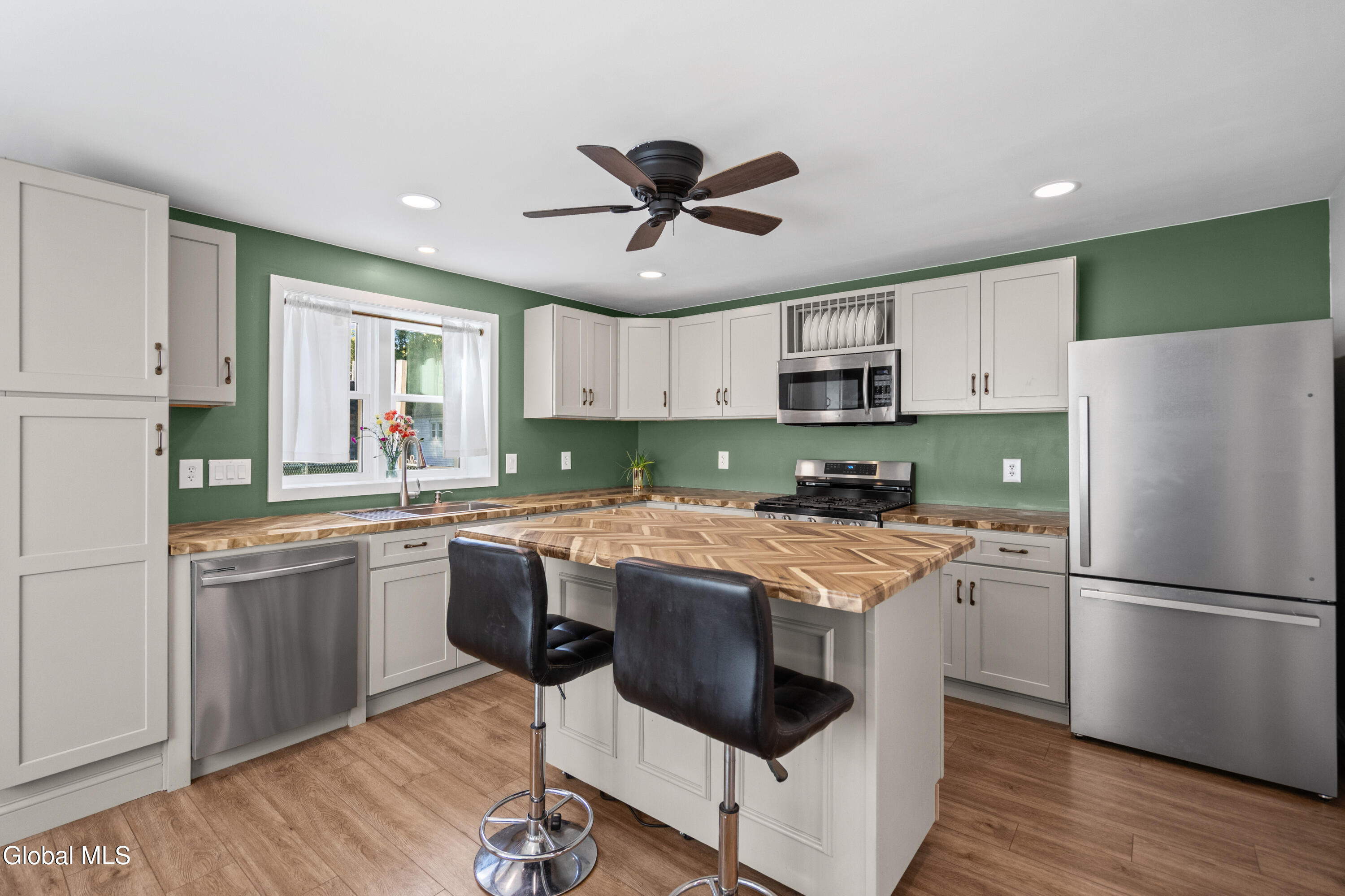 18 7th Street Waterford NY 12188