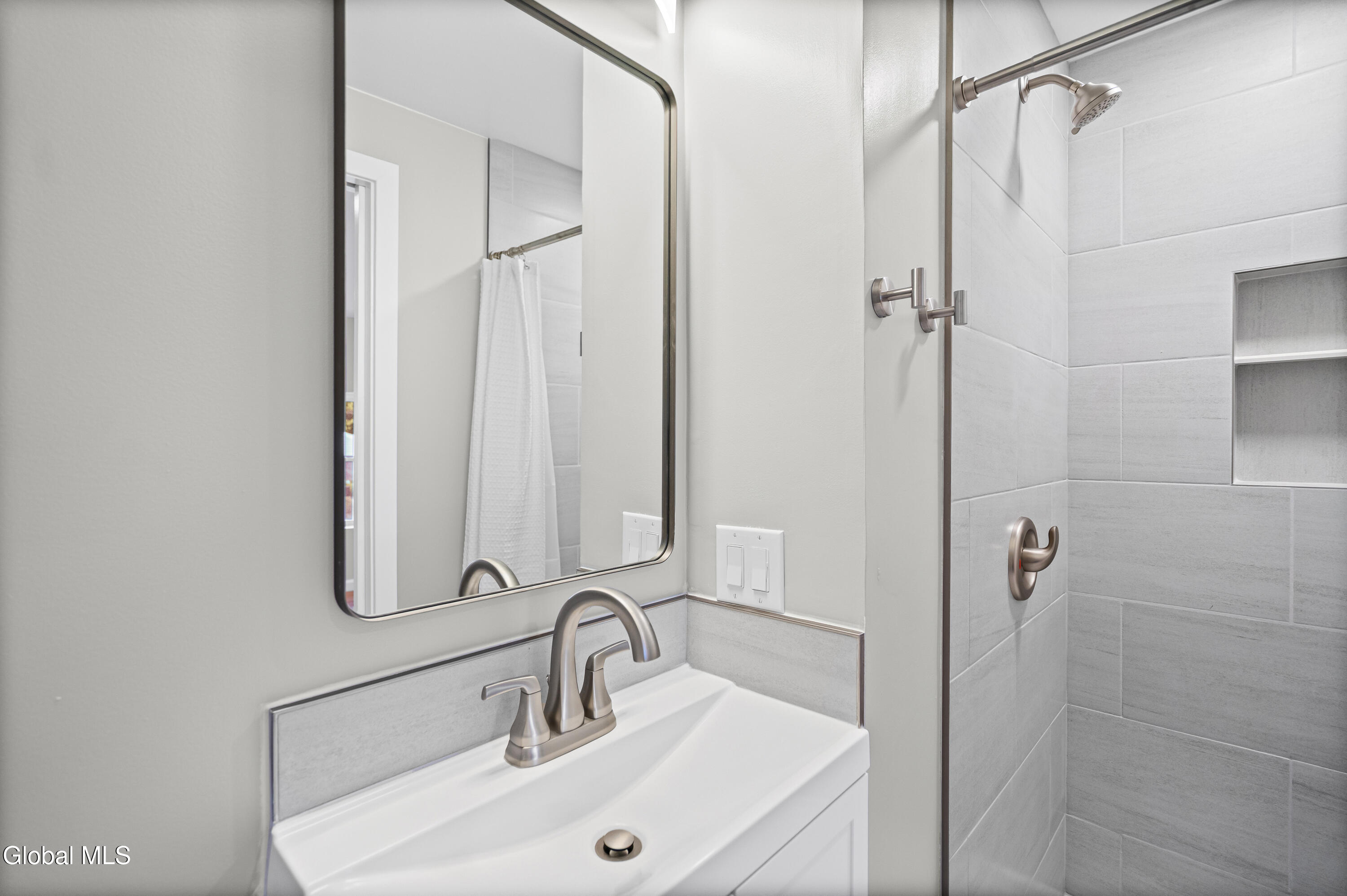 18 7th Street Waterford NY 12188