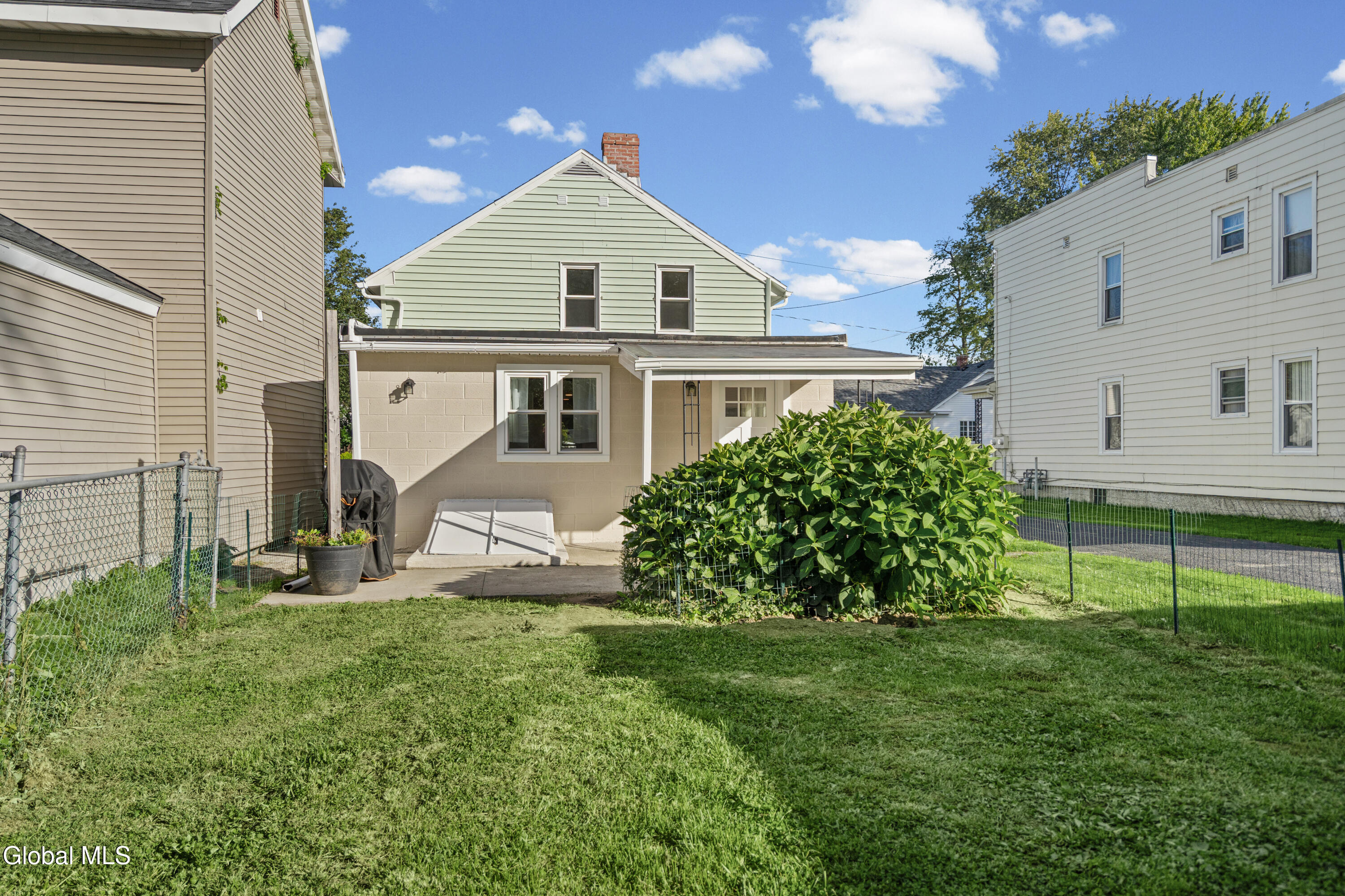 18 7th Street Waterford NY 12188