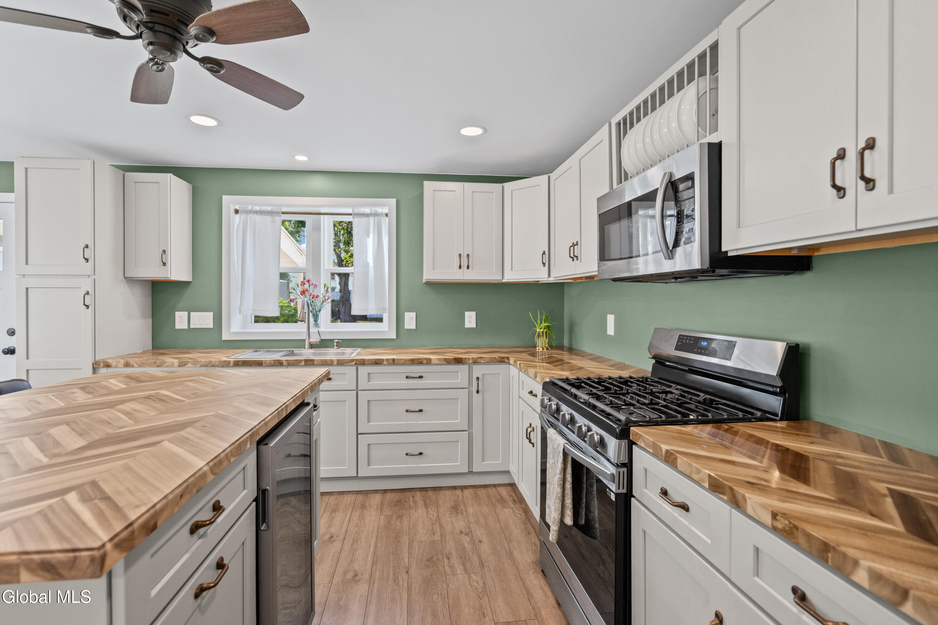 18 7th Street Waterford NY 12188