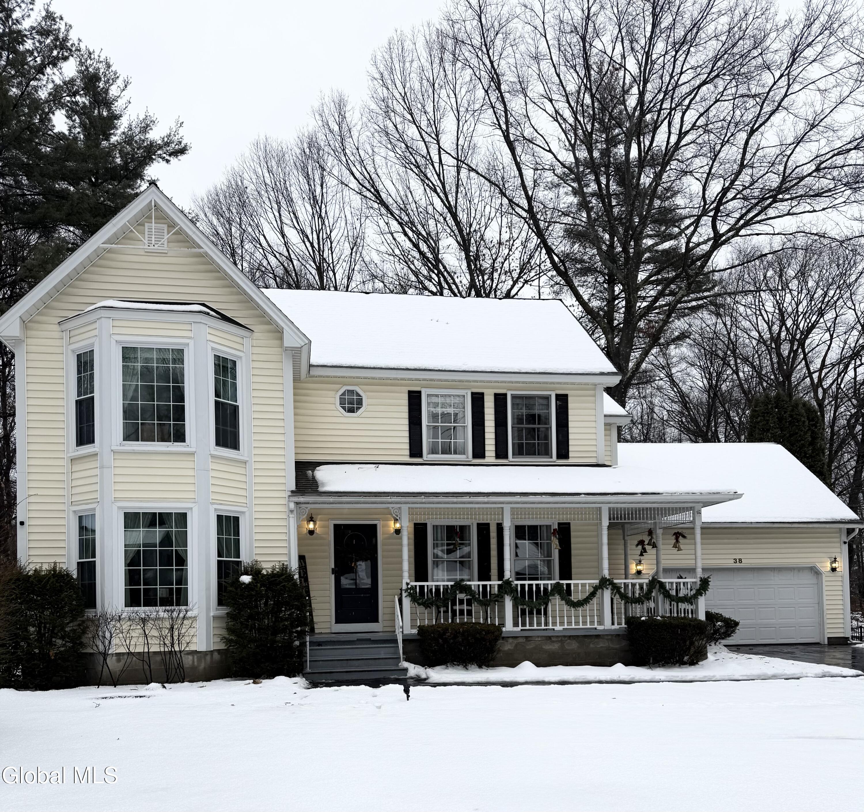 38 Deer Run Hollow Halfmoon NY 12065