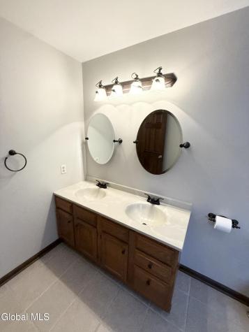 38 Deer Run Hollow Halfmoon NY 12065