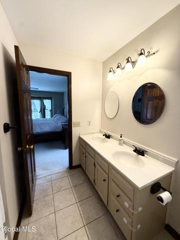 38 Deer Run Hollow Halfmoon NY 12065