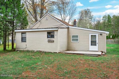 124 Mohawk Avenue Broadalbin NY 12025