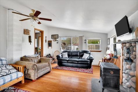 124 Mohawk Avenue Broadalbin NY 12025
