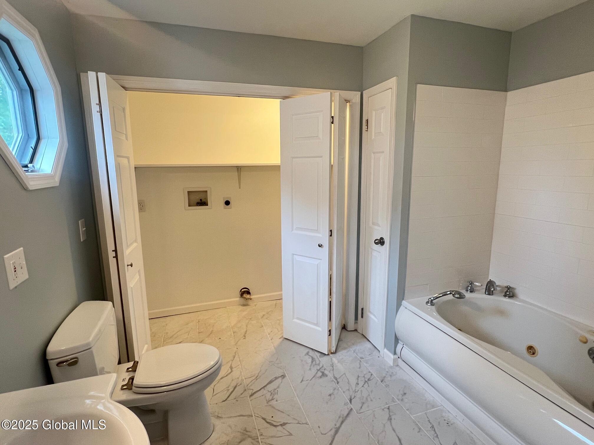 24 Canton Street Schenectady NY 12304