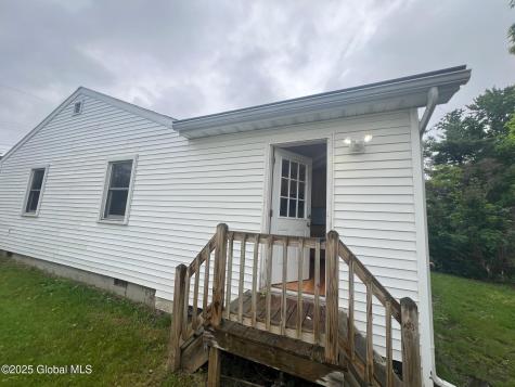 24 Canton Street Schenectady NY 12304