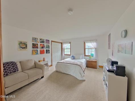 216 Anthony Road Clifton Park NY 12065