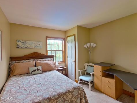 216 Anthony Road Clifton Park NY 12065