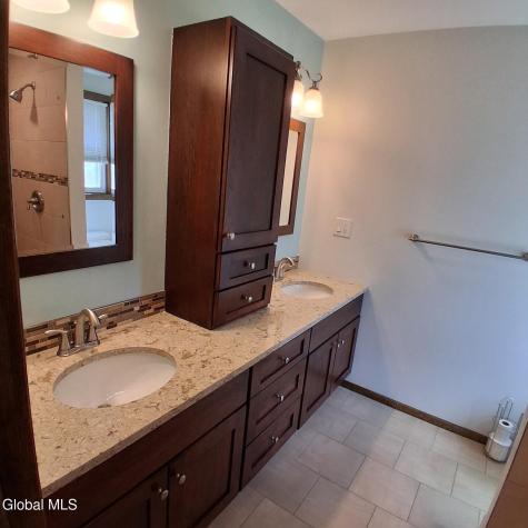17 Cider Mill Drive Clifton Park NY 12065
