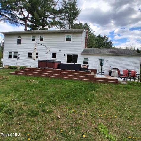 17 Cider Mill Drive Clifton Park NY 12065