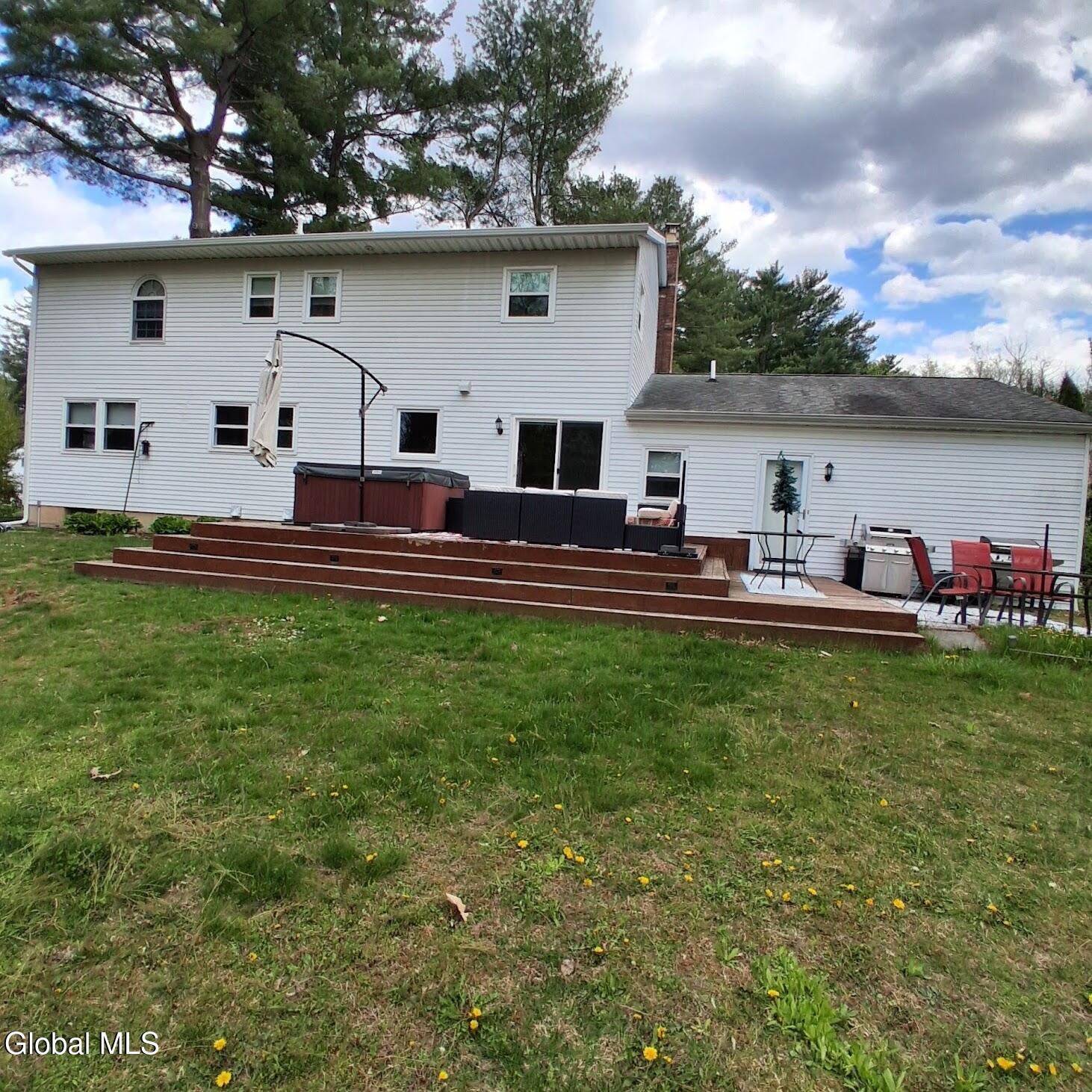 17 Cider Mill Drive Clifton Park NY 12065