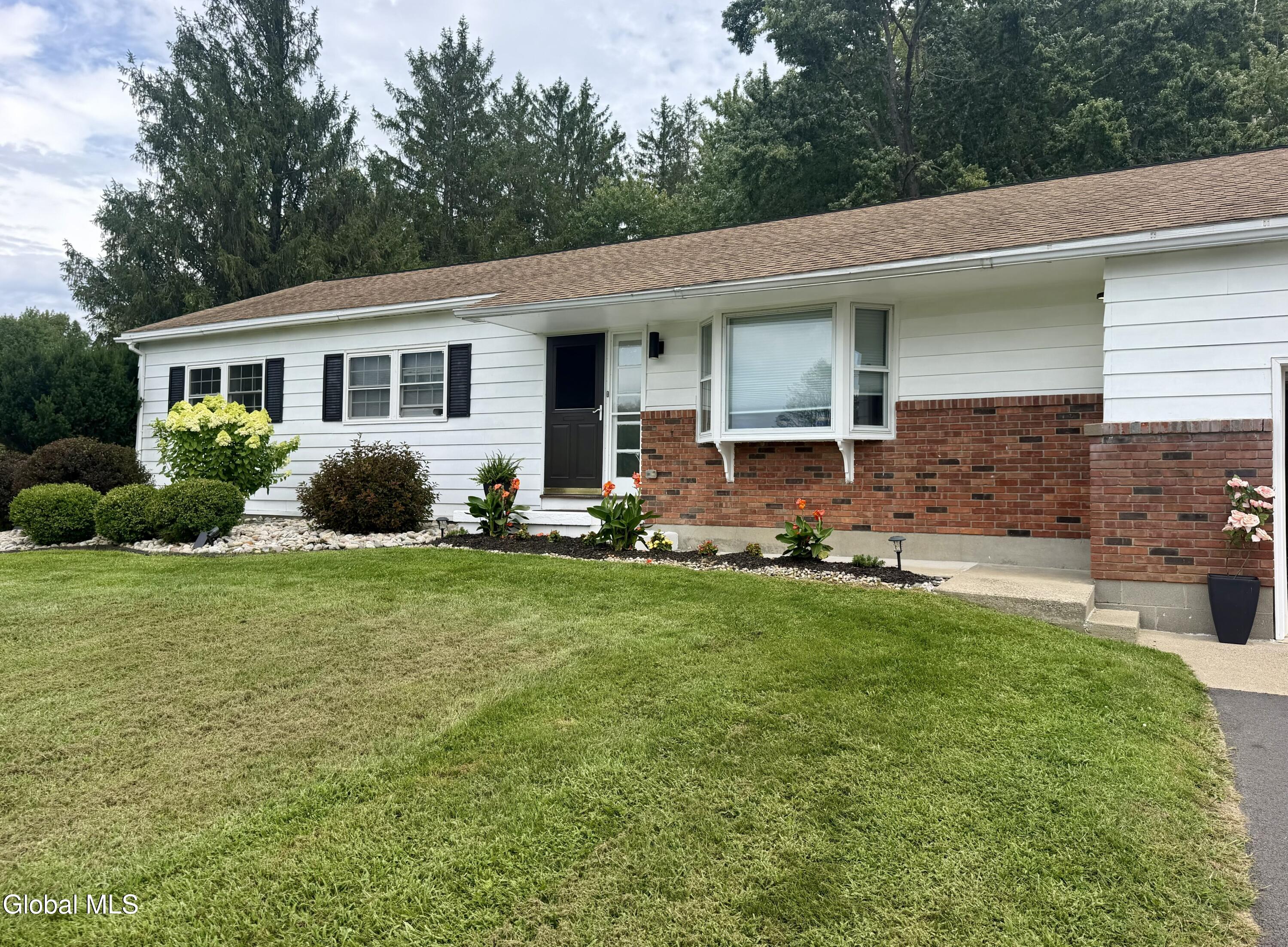 110 Country Ridge Court Amsterdam NY 12010