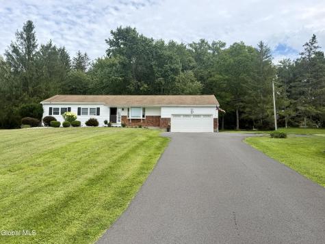 110 Country Ridge Court Amsterdam NY 12010