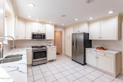 88 New Road East Greenbush NY 12061