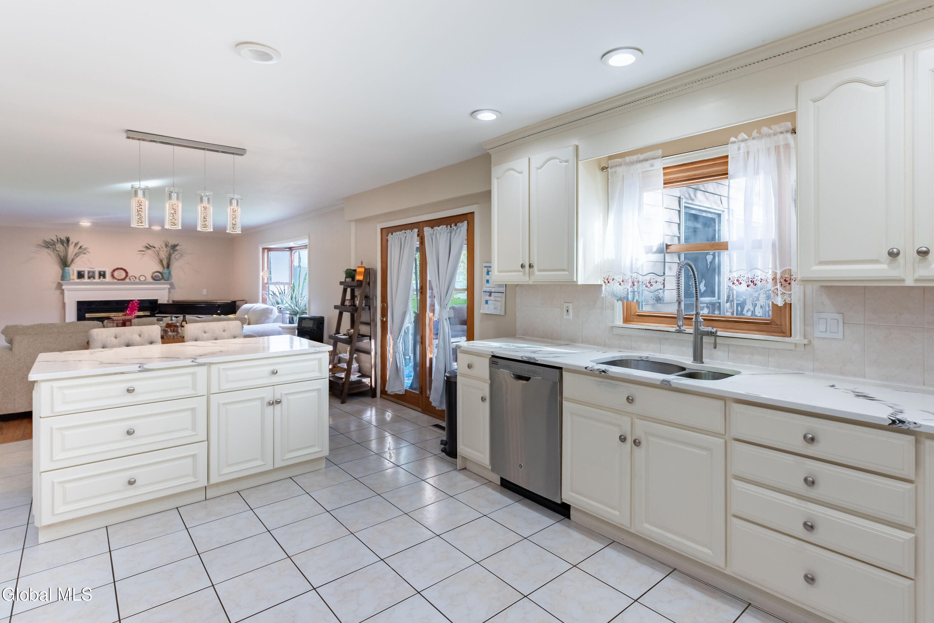 88 New Road East Greenbush NY 12061