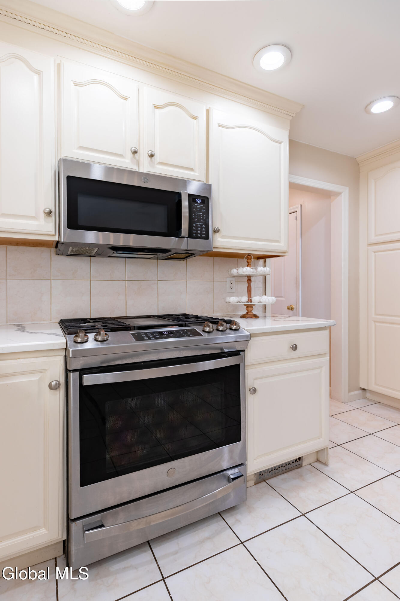 88 New Road East Greenbush NY 12061