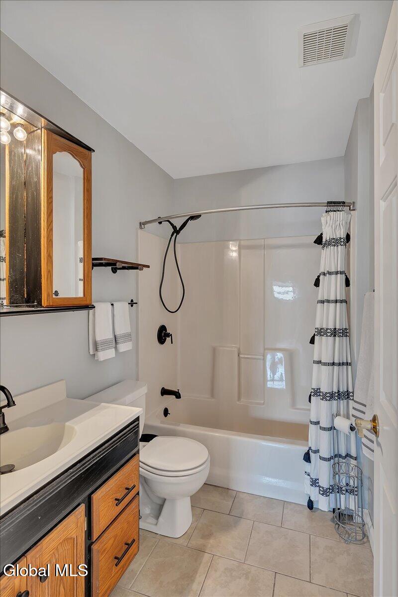 641 Knickerbocker Road Schaghticoke NY 12154