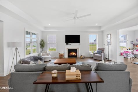 10 Penfield Drive Rexford NY 12148