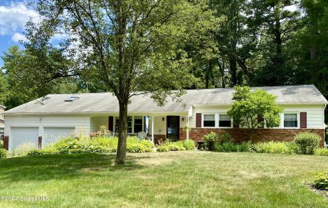 12 Shadow Wood Way Ballston Lake NY 12019