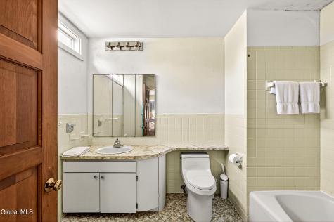 1283 Hawthorn Road Niskayuna NY 12309