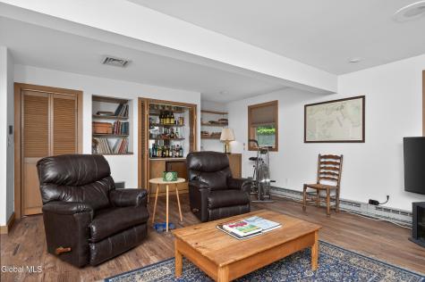 1283 Hawthorn Road Niskayuna NY 12309