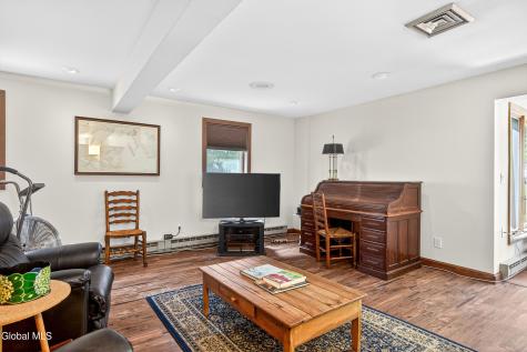 1283 Hawthorn Road Niskayuna NY 12309